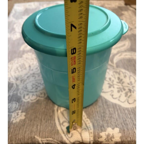 Tupperware 6 Pickle Olive Keeper Pick a Deli 4522 Round Rare Blue Color 1020 - Picture 4 of 14